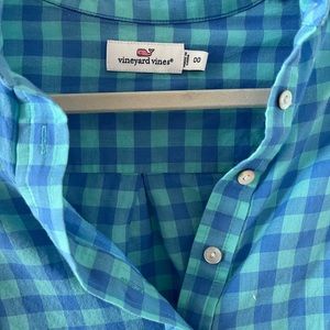 Vineyard Vines top 00